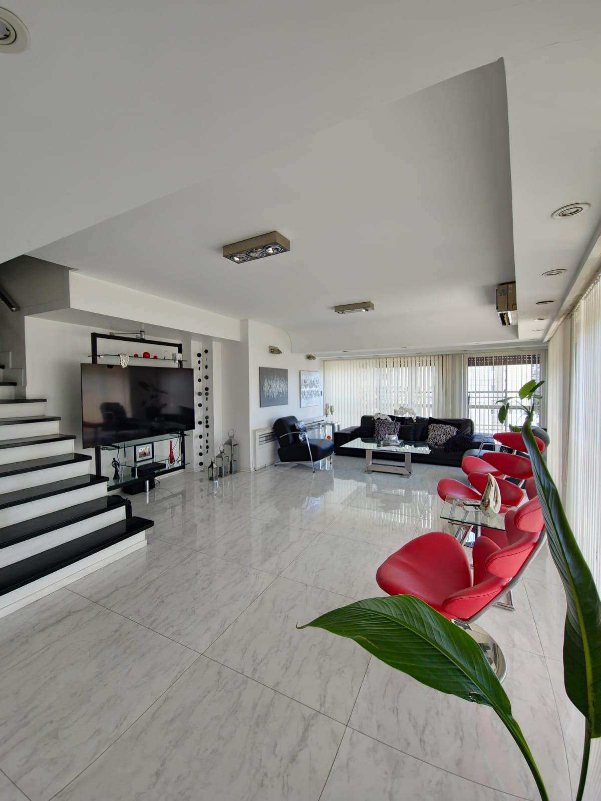 4 ambientes Duplex  en Caballito 